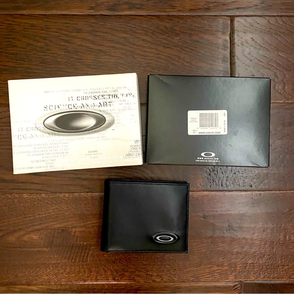 Oakley wallet black small